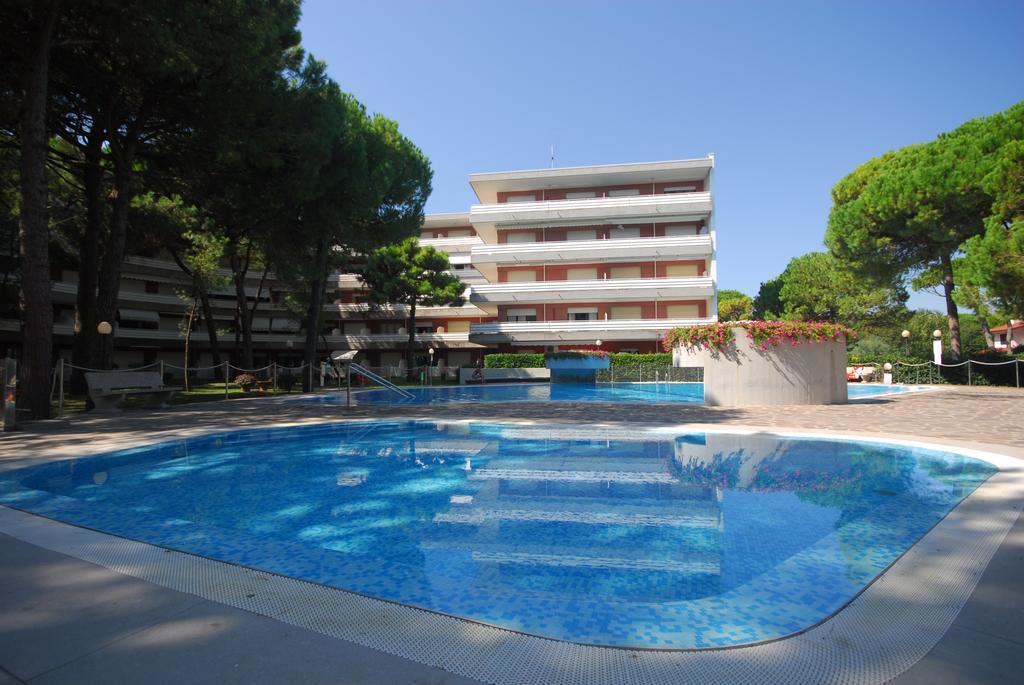 Appartamenti Meridiana Lignano Sabbiadoro Eksteriør billede